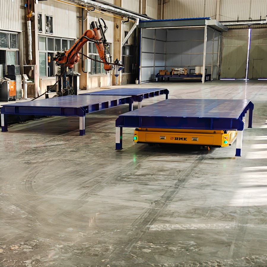 Self propelled transporter