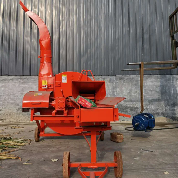 High throwing grass cutting and kneading machine