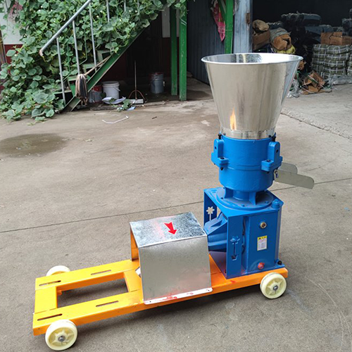 Small feed pellet machine