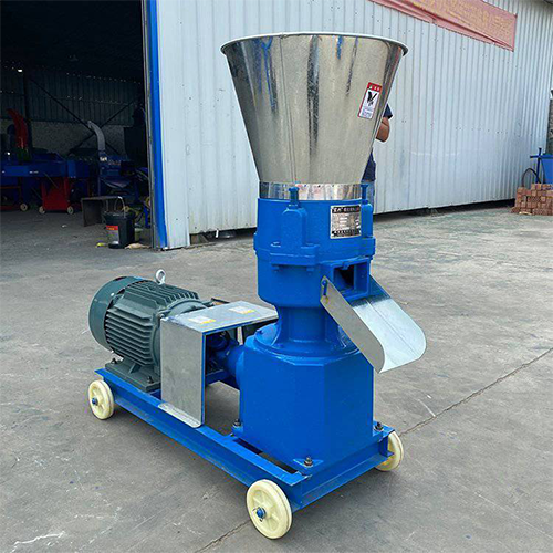 Small feed pellet machine