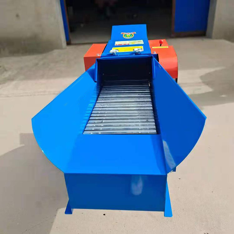 Hay cutting machine